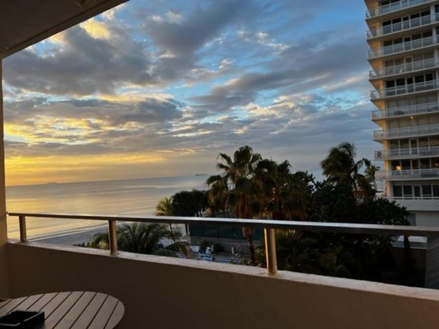 Ocean Manor Tiki Sunset Retreat Hotel Lauderdale-by-the-Sea Exterior photo