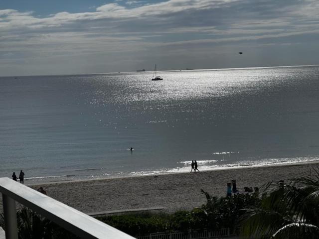 Ocean Manor Tiki Sunset Retreat Hotel Lauderdale-by-the-Sea Exterior photo