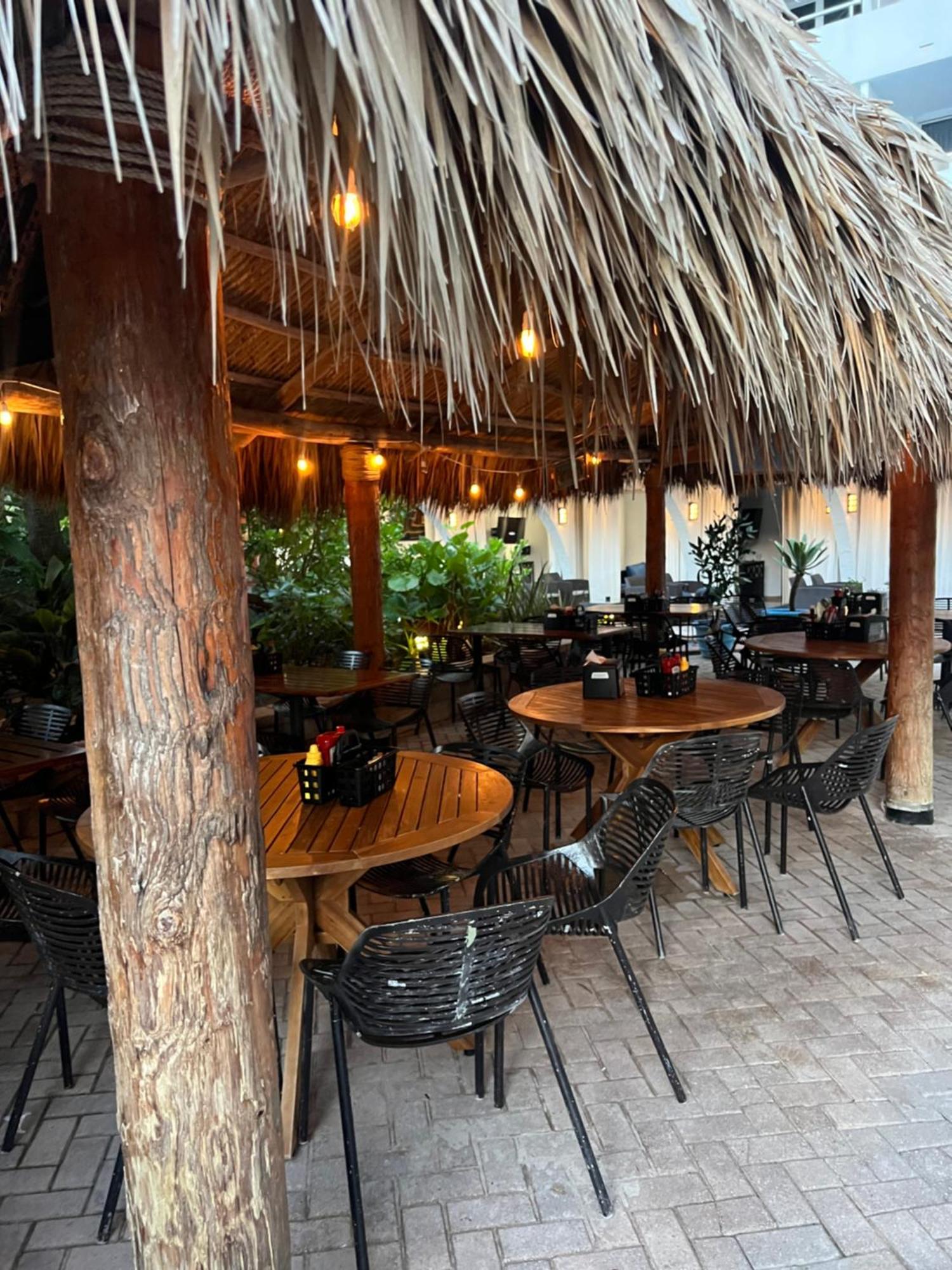 Ocean Manor Tiki Sunset Retreat Hotel Lauderdale-by-the-Sea Exterior photo